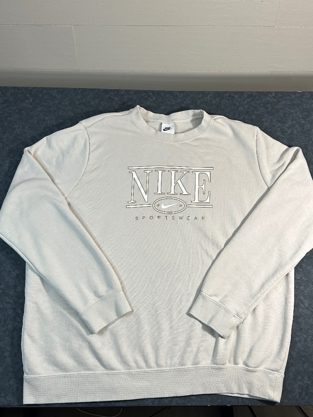Nike Sportswear Crew-Neck Sweatshirt Light Orewood Brown Size XL